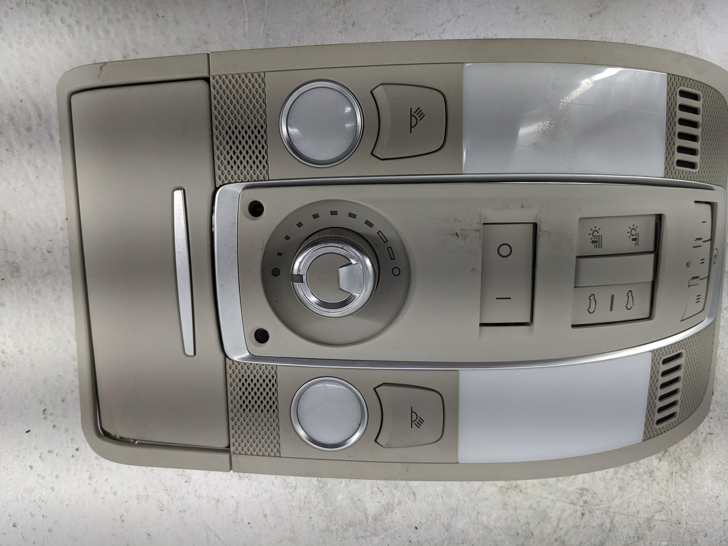 2007-2015 Audi Q7 Overhead Console W/rear Climate Control Beige - Oemusedautoparts1.com