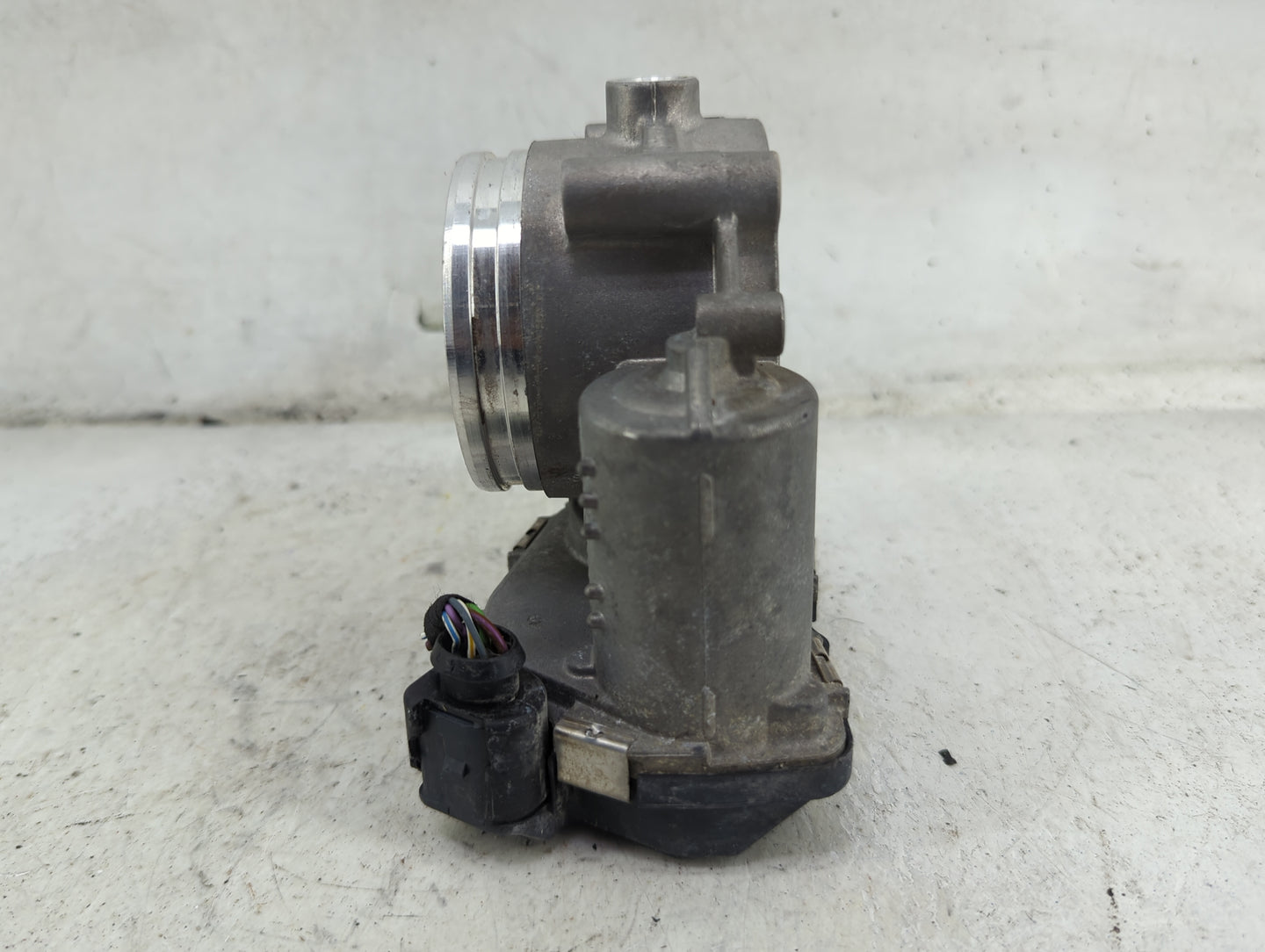 2011-2019 Audi Q7 Throttle Body P/N:06E 133 062 H A2C82493600 Fits OEM Used Auto Parts - Oemusedautoparts1.com