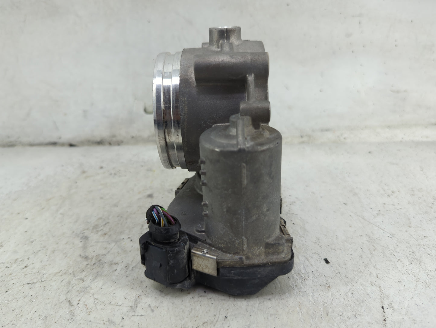 2011-2019 Audi Q7 Throttle Body P/N:06E 133 062 H A2C82493600 Fits OEM Used Auto Parts - Oemusedautoparts1.com