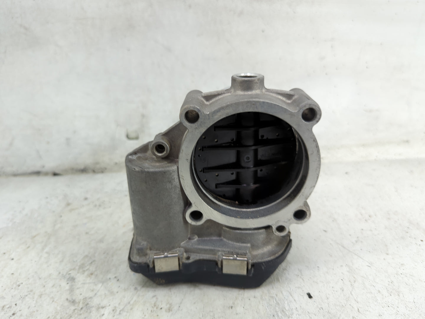 2011-2019 Audi Q7 Throttle Body P/N:06E 133 062 H A2C82493600 Fits OEM Used Auto Parts - Oemusedautoparts1.com