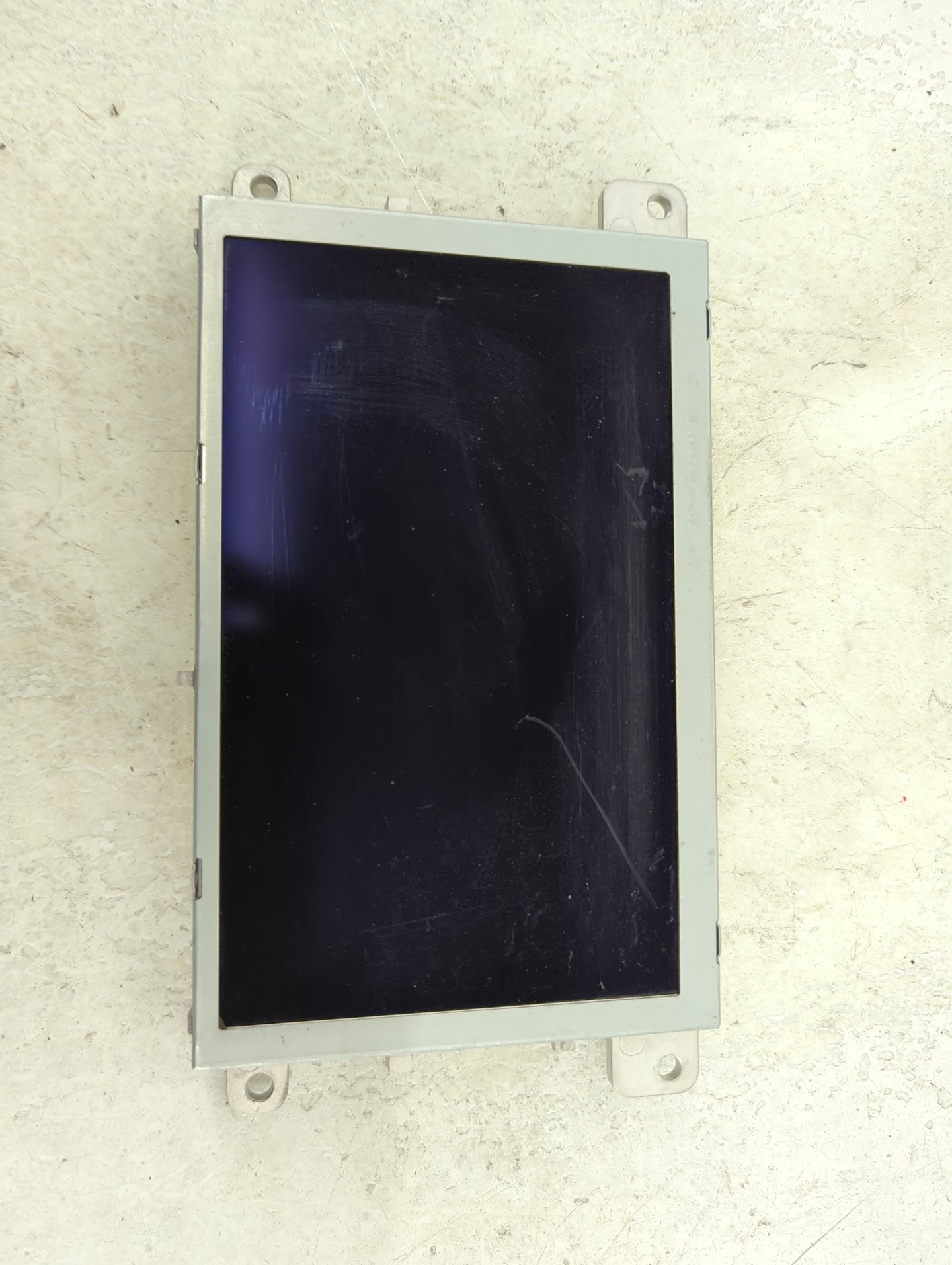 2013-2015 Audi Q7 Information Display Screen 1494362 - Oemusedautoparts1.com