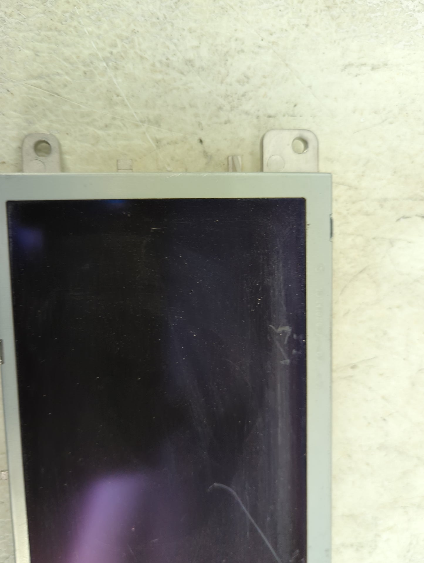 2013-2015 Audi Q7 Information Display Screen 1494362 - Oemusedautoparts1.com
