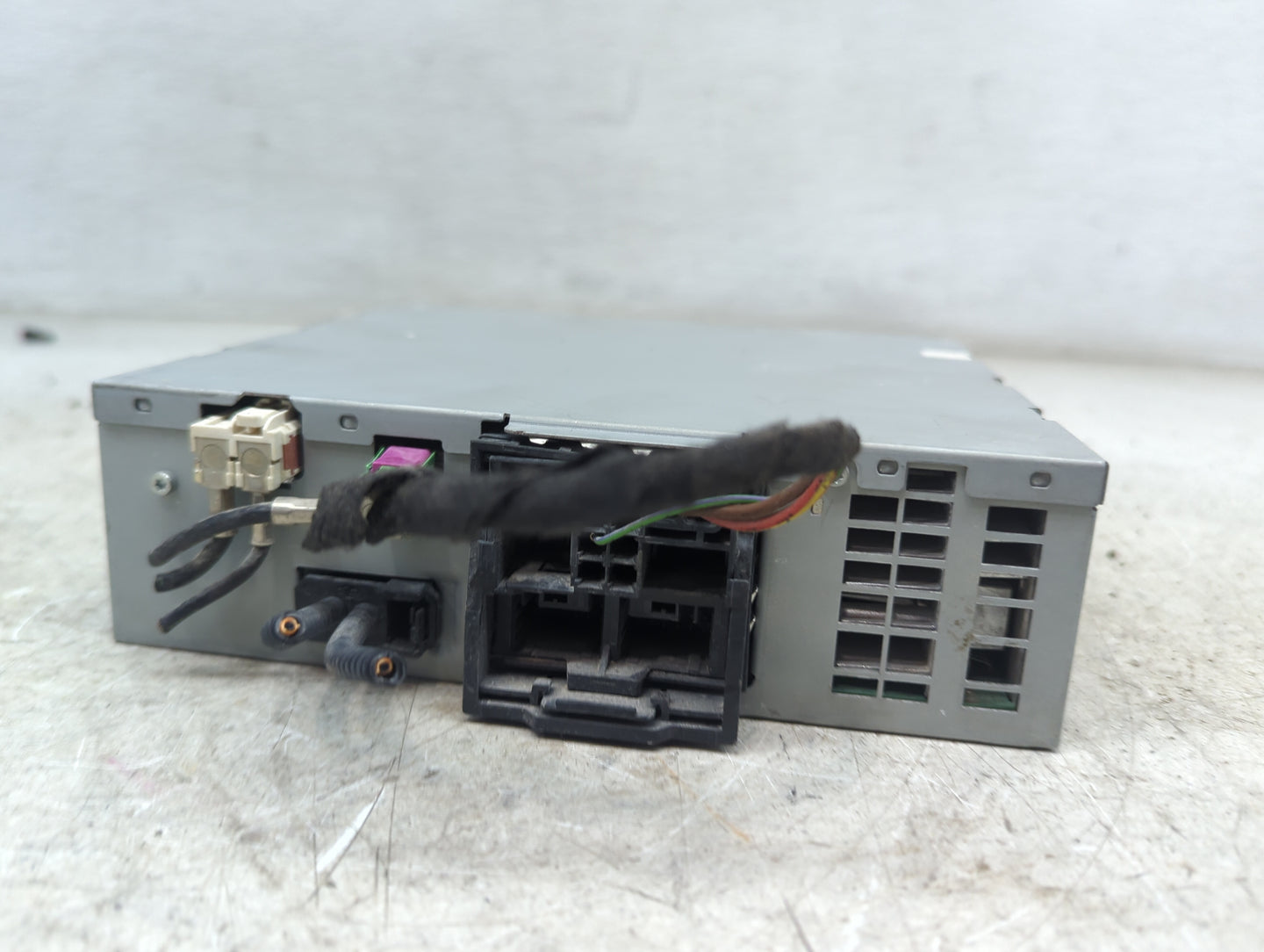 2013-2015 Audi Q7 Radio AM FM Cd Player Receiver Replacement P/N:4G0035082G K56JTB8124645 Fits OEM Used Auto Parts - Oemused