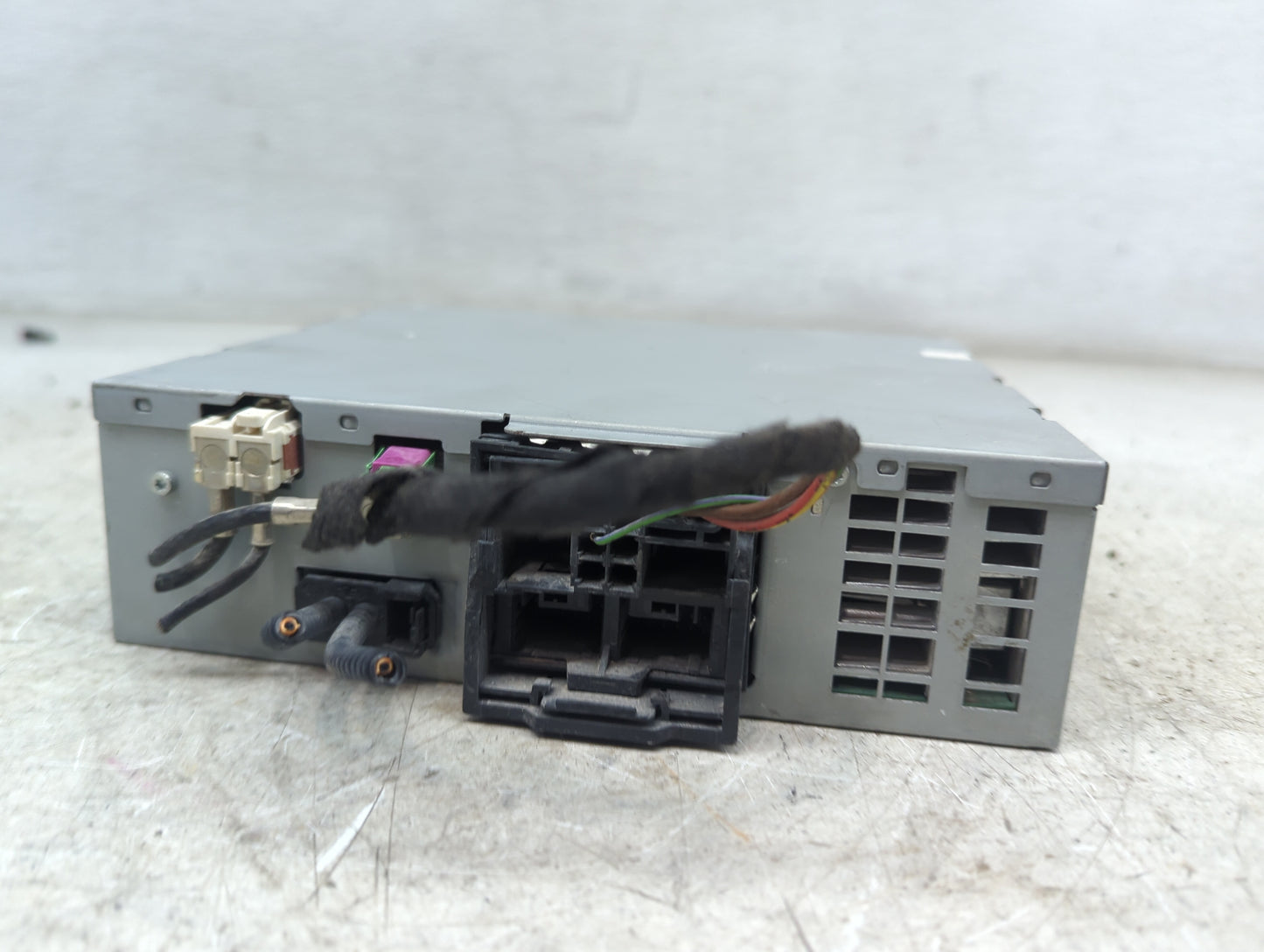2013-2015 Audi Q7 Radio AM FM Cd Player Receiver Replacement P/N:4G0035082G K56JTB8124645 Fits OEM Used Auto Parts - Oemused