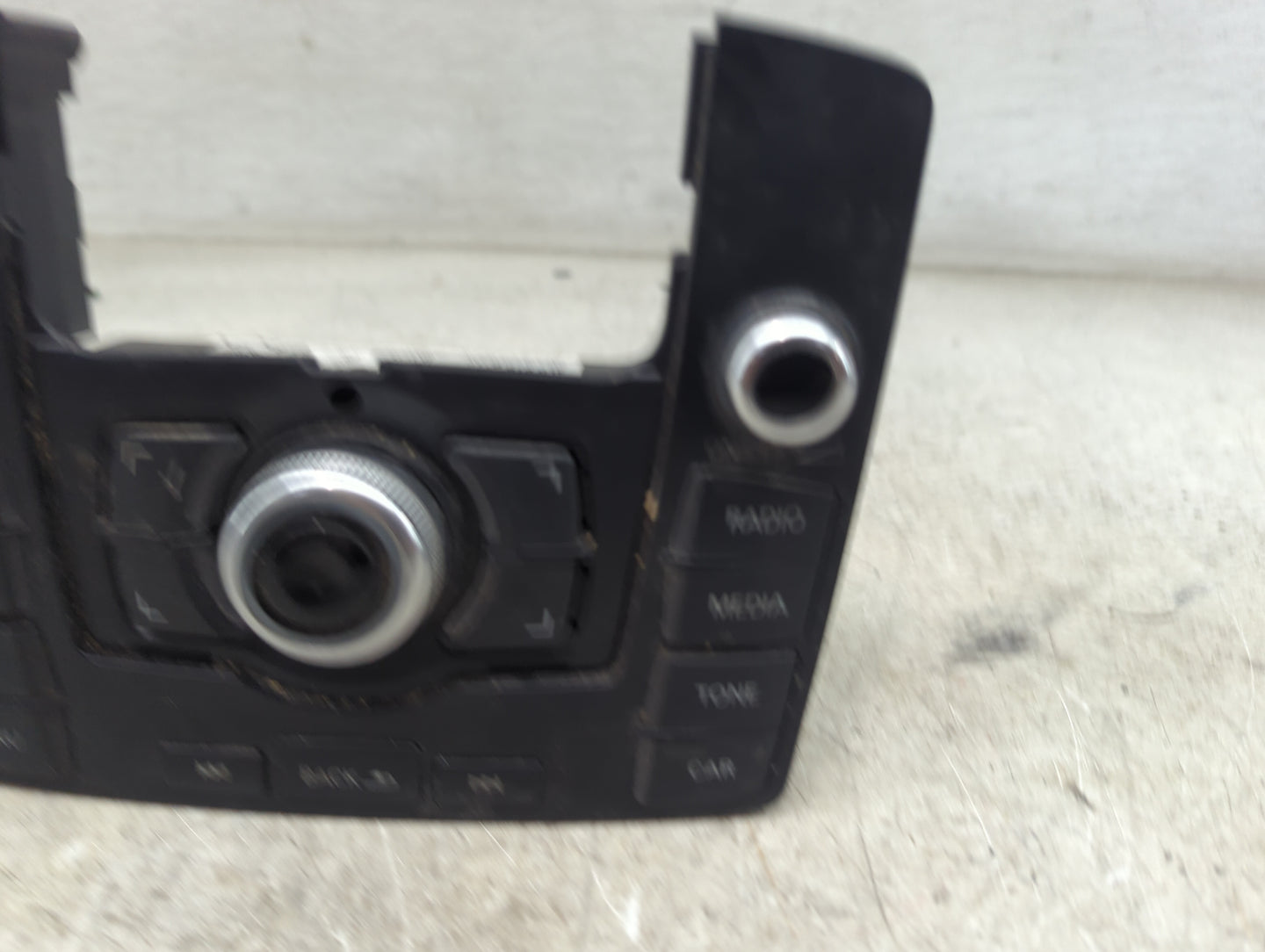 2012-2015 Audi Q7 Radio Control Panel 1494493 - Oemusedautoparts1.com