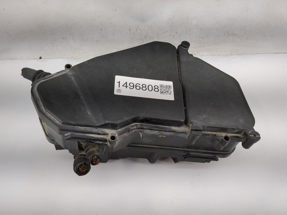 2015 Audi Q7 Fusebox Fuse Box Panel Relay Module P/N:7L0937576B Fits OEM Used Auto Parts - Oemusedautoparts1.com