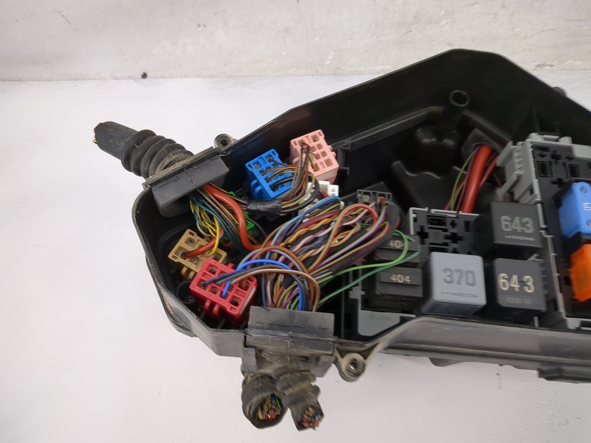 2015 Audi Q7 Fusebox Fuse Box Panel Relay Module P/N:7L0937576B Fits OEM Used Auto Parts - Oemusedautoparts1.com