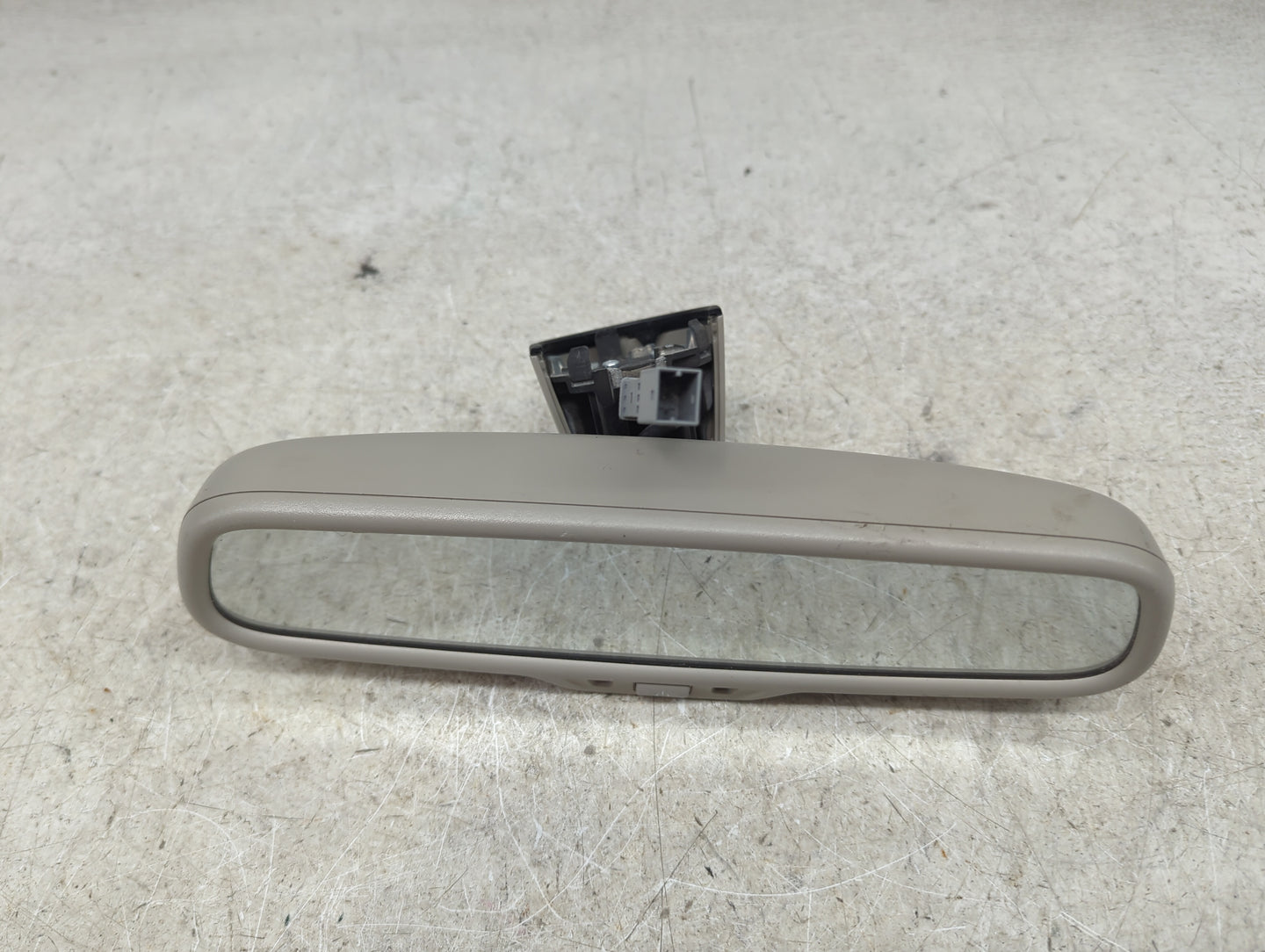 2015 Audi Q7 Interior Rear View Mirror Replacement OEM P/N:SAE 925 350-0232 Fits OEM Used Auto Parts - Oemusedautoparts1.com
