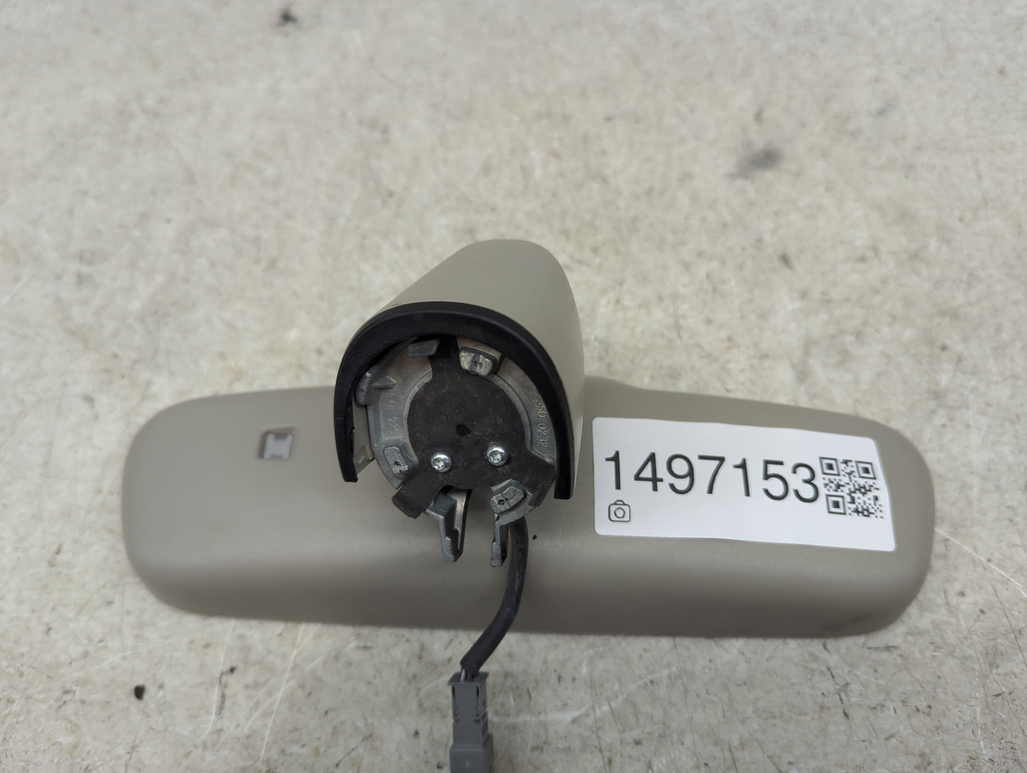 2015 Audi Q7 Interior Rear View Mirror Replacement OEM P/N:SAE 925 350-0232 Fits OEM Used Auto Parts - Oemusedautoparts1.com