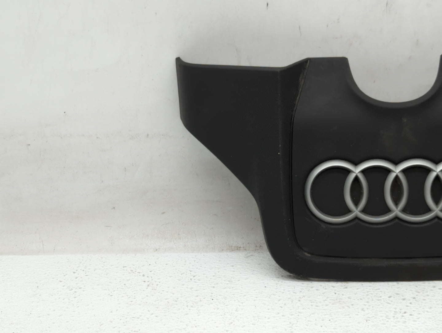 2015 Audi Q7 Engine Cover - Oemusedautoparts1.com