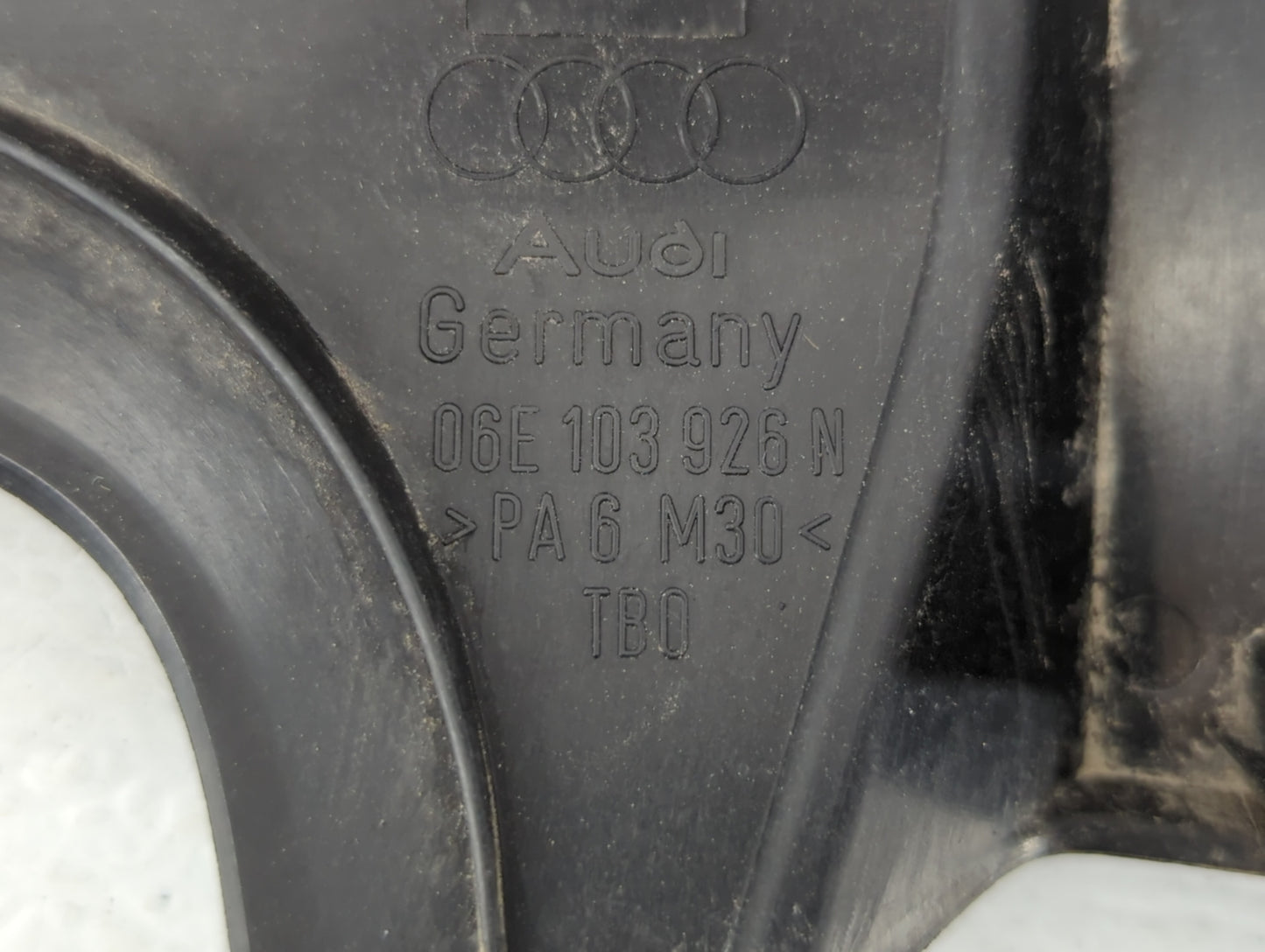 2015 Audi Q7 Engine Cover - Oemusedautoparts1.com