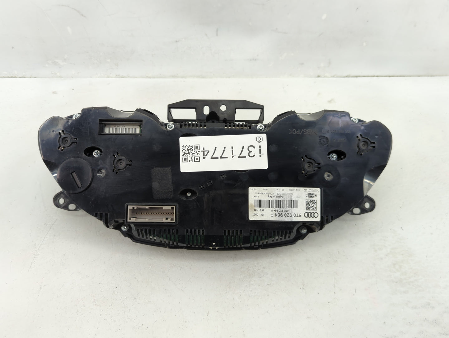 2014-2017 Audi S5 Instrument Cluster Speedometer Gauges P/N:8T0920984F Fits Fits 2014 2015 2016 2017 OEM Used Auto Parts - O