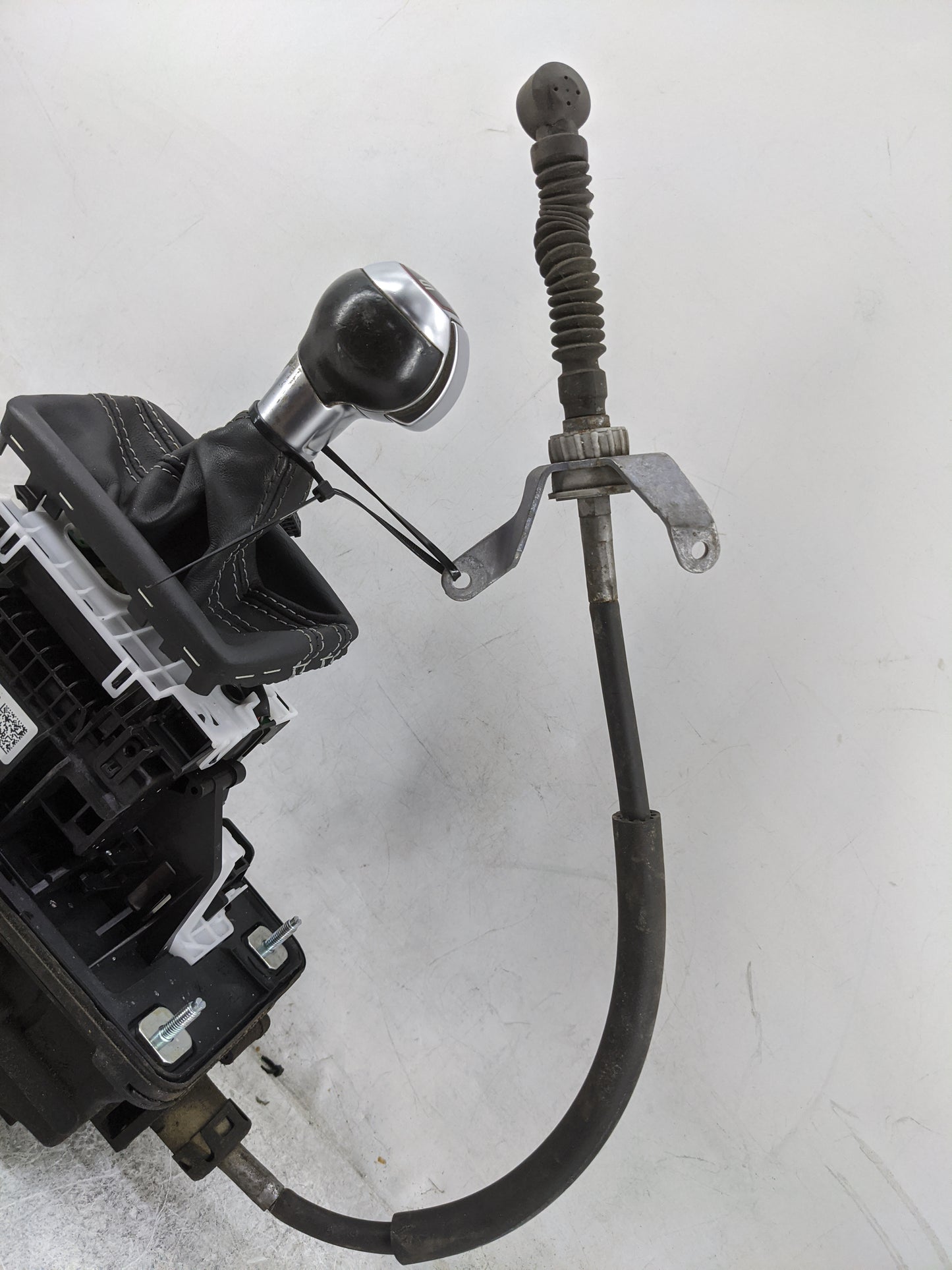 2015 Audi S5 Floor Console Assembly Shifter Black - Oemusedautoparts1.com