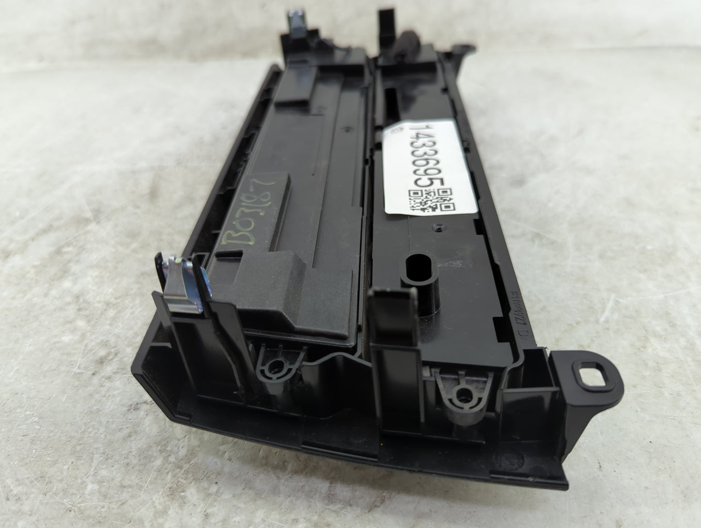 2015 Bmw 228i Climate Control Module Temperature AC/Heater Replacement Fits OEM Used Auto Parts - Oemusedautoparts1.com