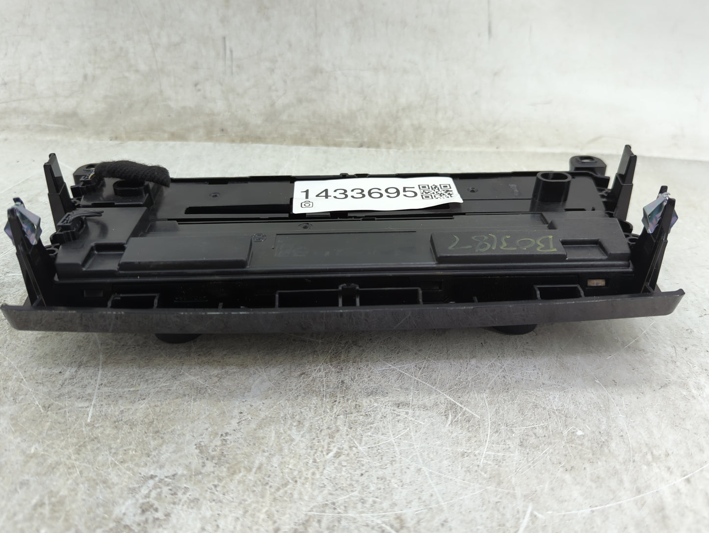 2015 Bmw 228i Climate Control Module Temperature AC/Heater Replacement Fits OEM Used Auto Parts - Oemusedautoparts1.com