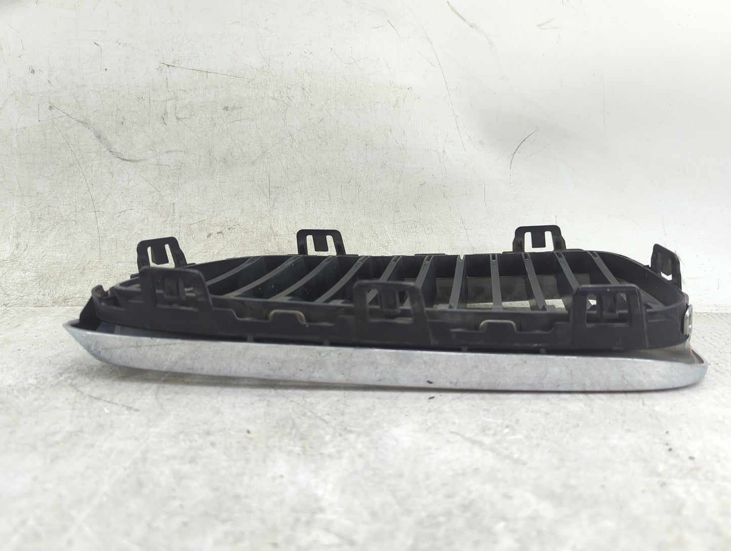2014-2016 Bmw 228i Front Grille Bumper Not Included - Oemusedautoparts1.com
