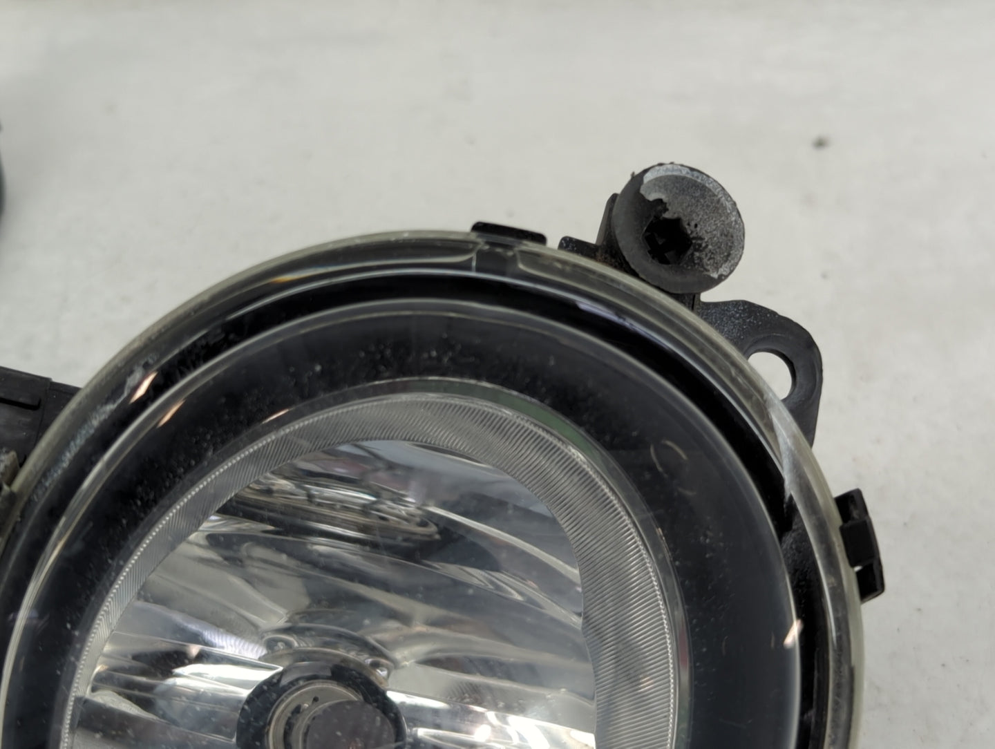 Bmw 320 Driver Left Oem Fog Light Lamp Black - Oemusedautoparts1.com