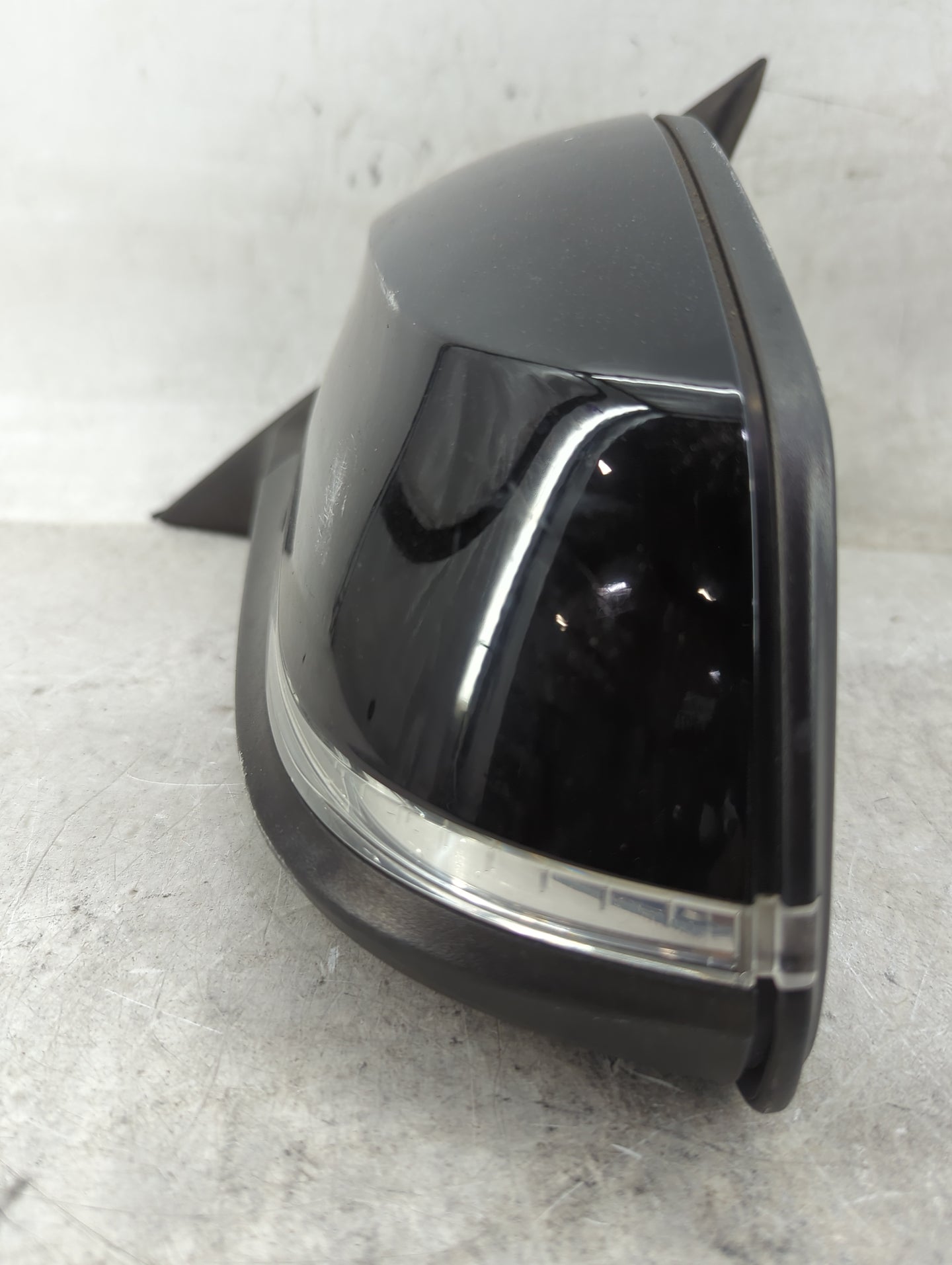 2013-2018 Bmw 320 Driver Side View Mirror - Left Door Mirror OEM Used - Oemusedautoparts1.com