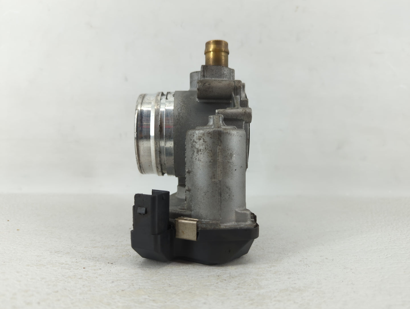 2015 Bmw 3200cs Throttle Body P/N:1354 7588625-04 1354 7588625-03 Fits Fits 2012 2013 2014 2016 2017 2018 OEM Used Auto Part