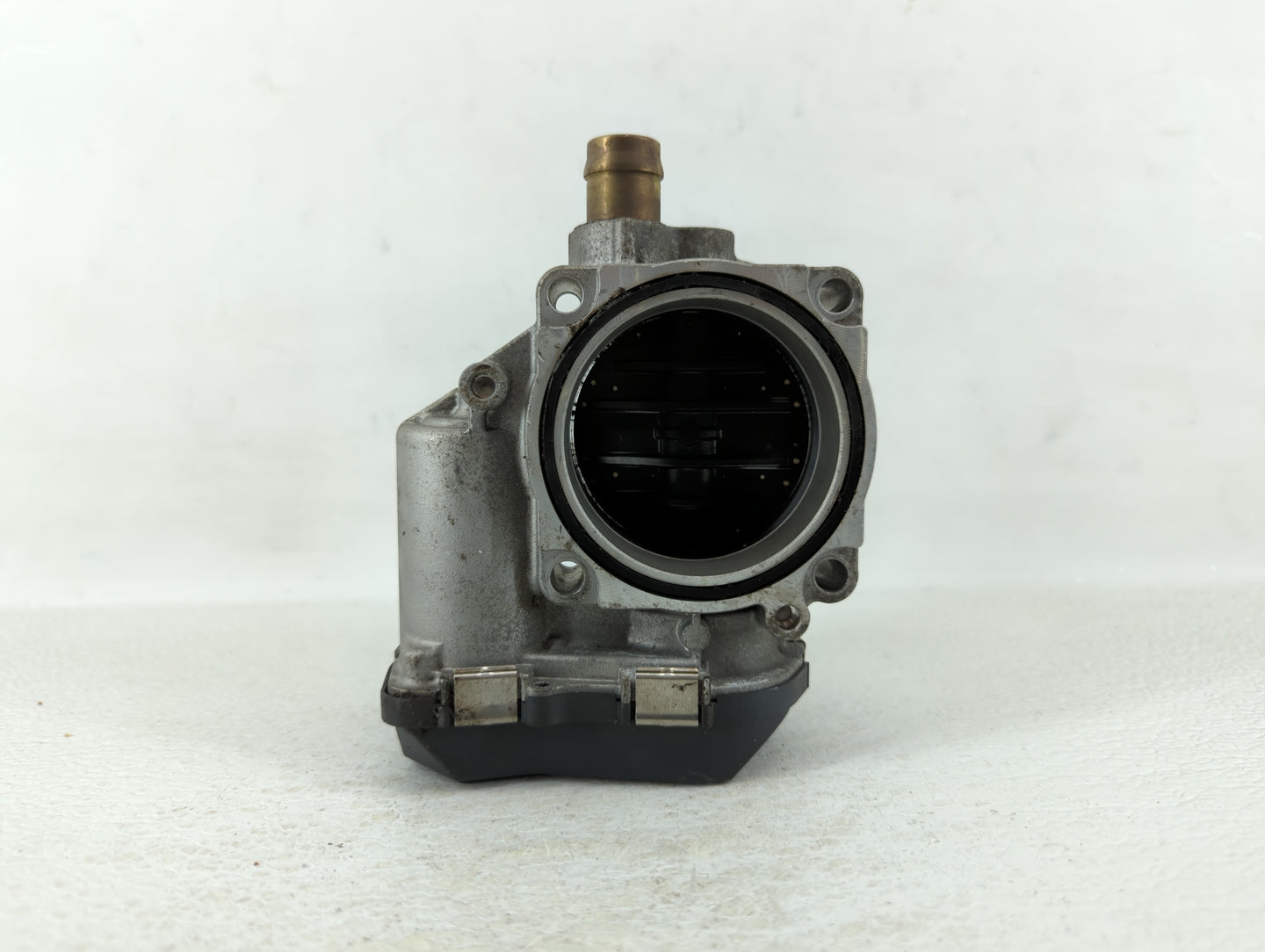 2015 Bmw 3200cs Throttle Body P/N:1354 7588625-04 1354 7588625-03 Fits Fits 2012 2013 2014 2016 2017 2018 OEM Used Auto Part
