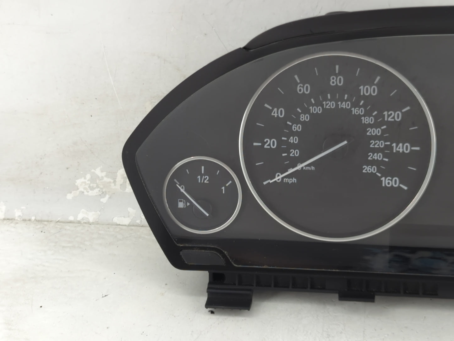 2015-2016 Bmw 320i Instrument Cluster Speedometer Gauges P/N:9232894 9365885-01 Miles:69K Fits OEM Used Auto Parts - Oemused