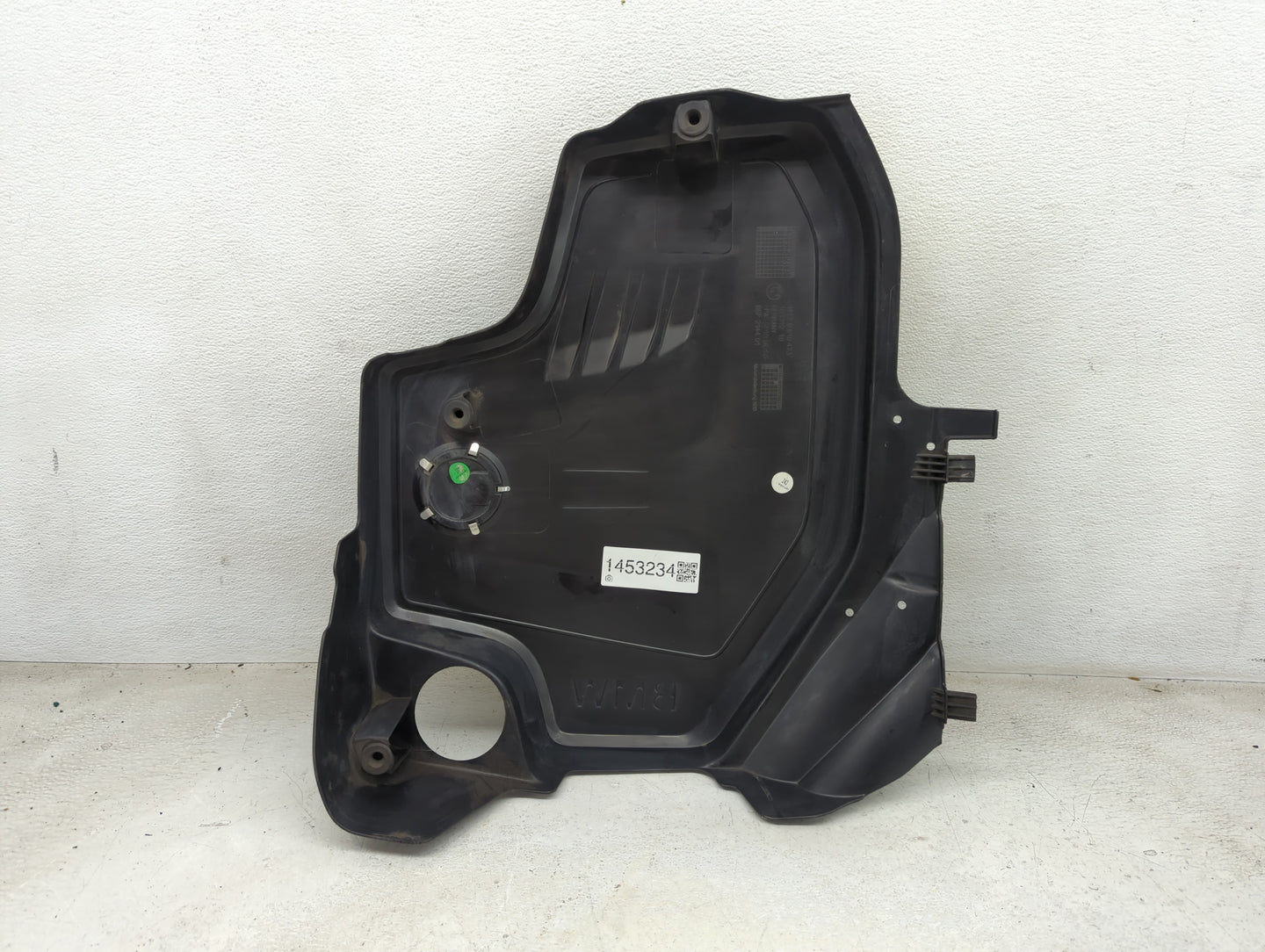 2015 Bmw 320i Engine Cover 1453234 - Oemusedautoparts1.com