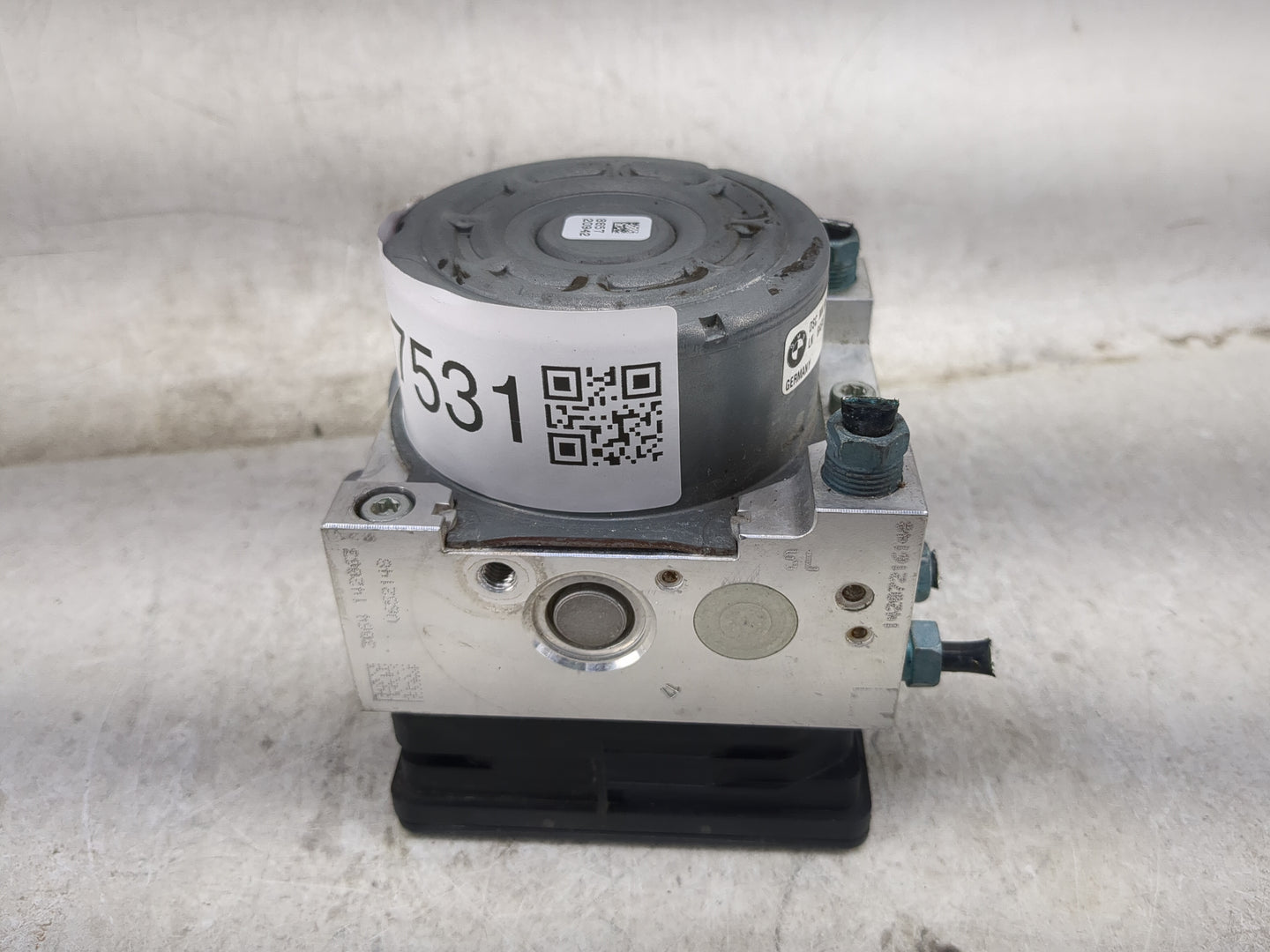 2014-2018 Bmw 320i ABS Pump Control Module Replacement P/N:6868637-01 Fits Fits 2014 2015 2016 2017 2018 2019 2020 2021 OEM 