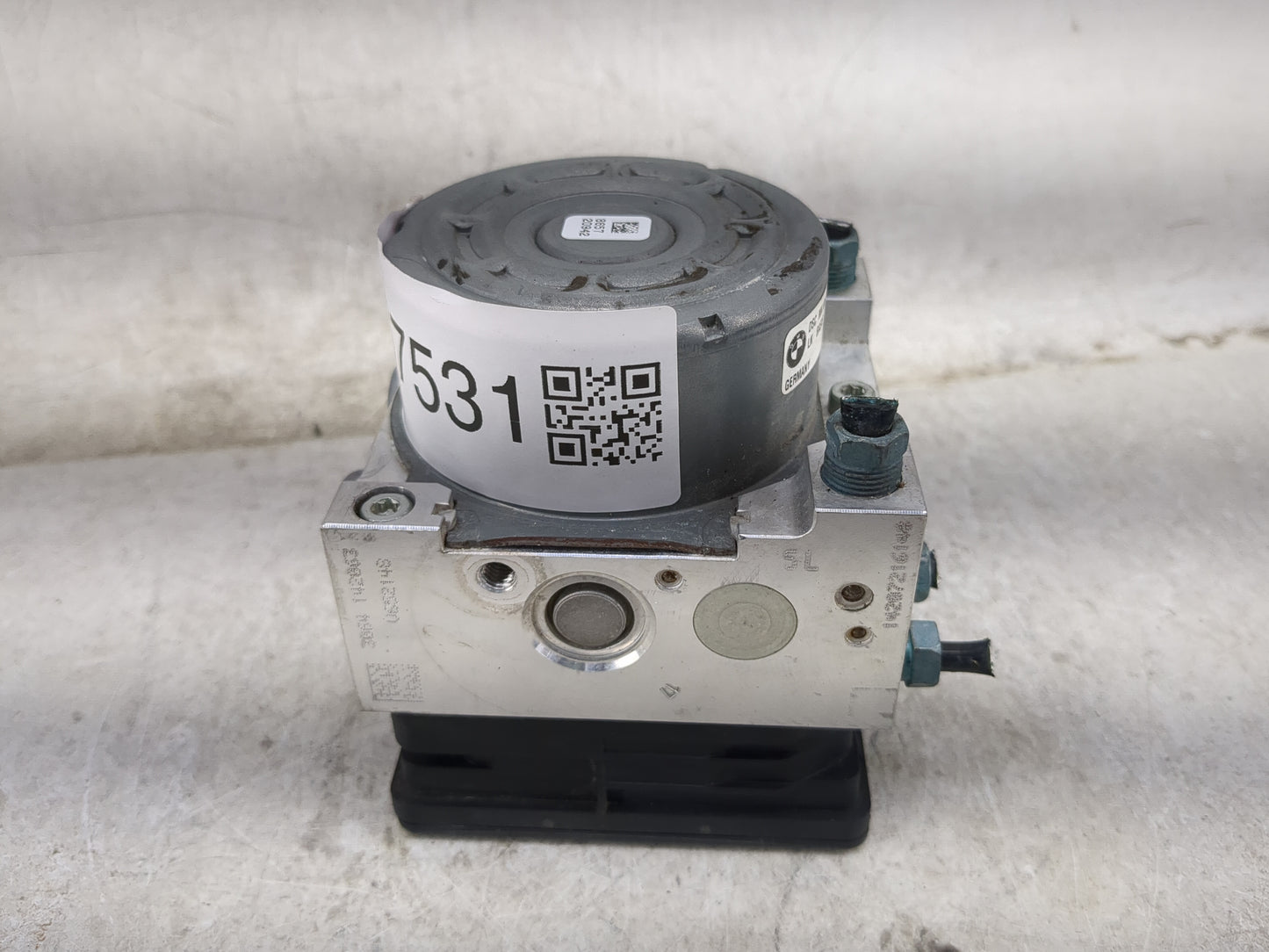 2014-2018 Bmw 320i ABS Pump Control Module Replacement P/N:6868637-01 Fits Fits 2014 2015 2016 2017 2018 2019 2020 2021 OEM 