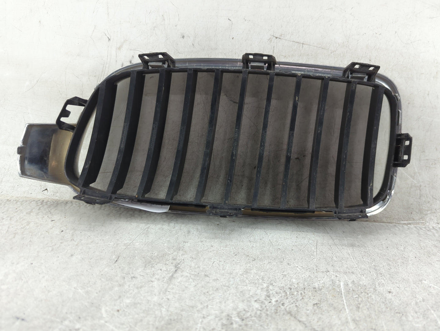 2012-2018 Bmw 320i Front Grille Bumper Not Included 1459662 - Oemusedautoparts1.com