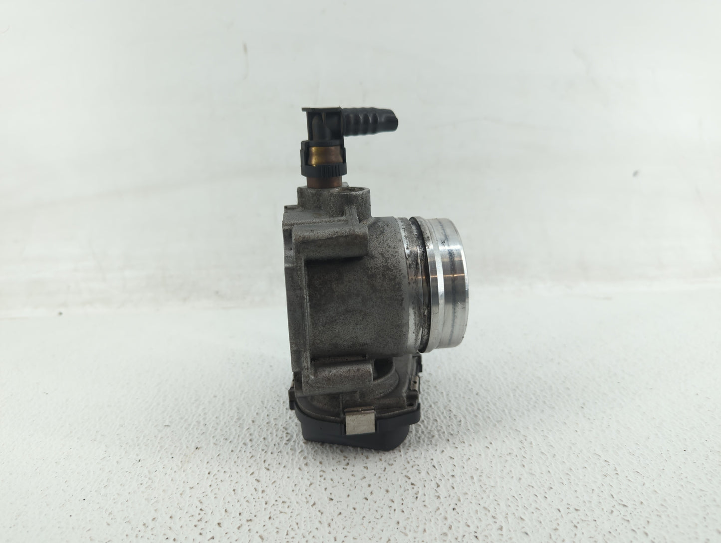 2012-2018 Bmw 320i Throttle Body P/N:1354 7588625-04 1354 7588625-03 Fits Fits 2012 2013 2014 2015 2016 2017 2018 OEM Used A