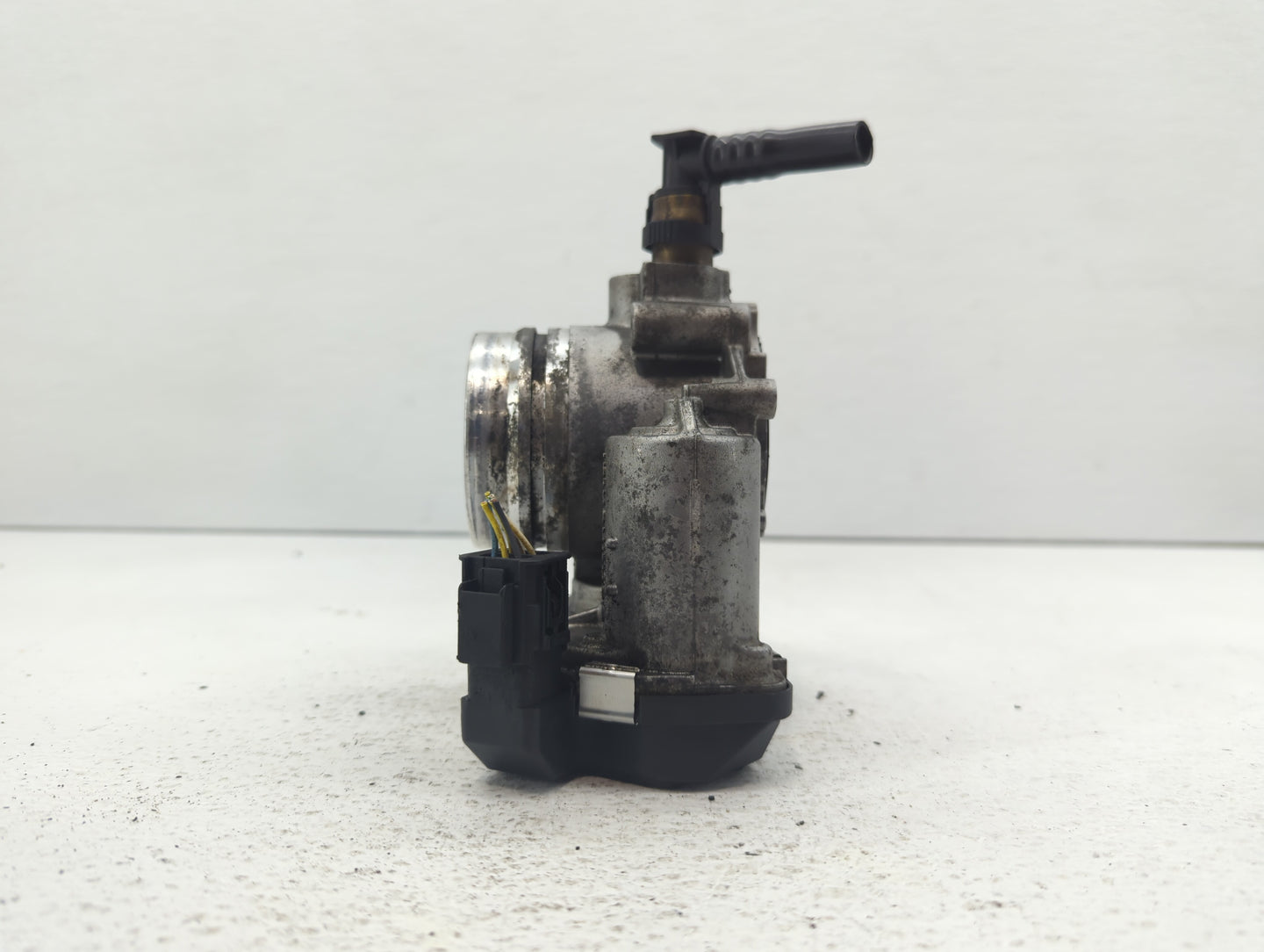 2012-2018 Bmw 320i Throttle Body P/N:1354 7588625-04 1354 7588625-03 Fits Fits 2012 2013 2014 2015 2016 2017 2018 OEM Used A