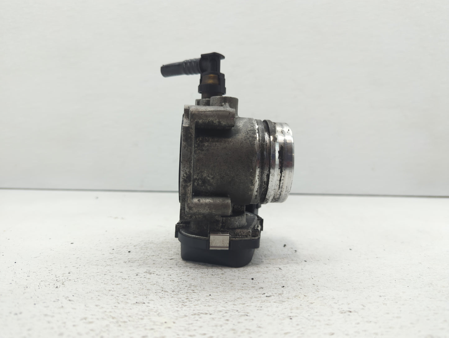 2012-2018 Bmw 320i Throttle Body P/N:1354 7588625-04 1354 7588625-03 Fits Fits 2012 2013 2014 2015 2016 2017 2018 OEM Used A