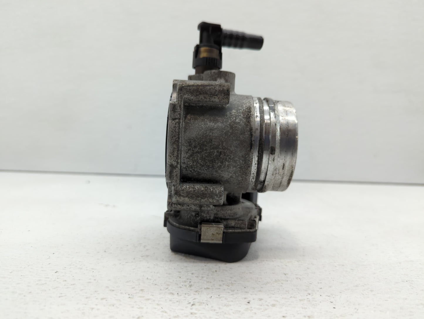 2012-2018 Bmw 320i Throttle Body P/N:1354 7588625-04 1354 7588625-03 Fits Fits 2012 2013 2014 2015 2016 2017 2018 OEM Used A