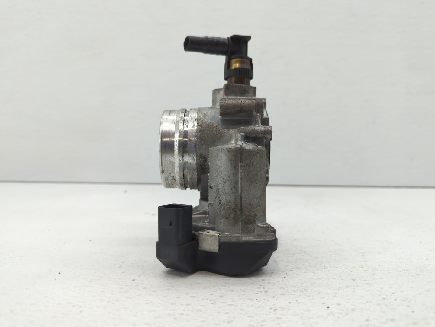2012-2018 Bmw 320i Throttle Body P/N:1354 7588625-04 1354 7588625-03 Fits Fits 2012 2013 2014 2015 2016 2017 2018 OEM Used A