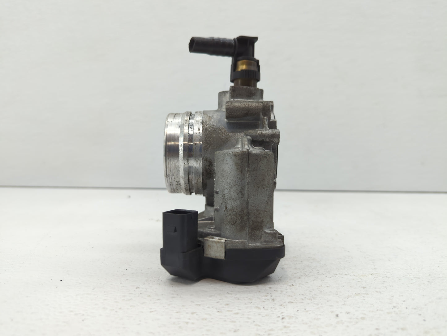 2012-2018 Bmw 320i Throttle Body P/N:1354 7588625-04 1354 7588625-03 Fits Fits 2012 2013 2014 2015 2016 2017 2018 OEM Used A