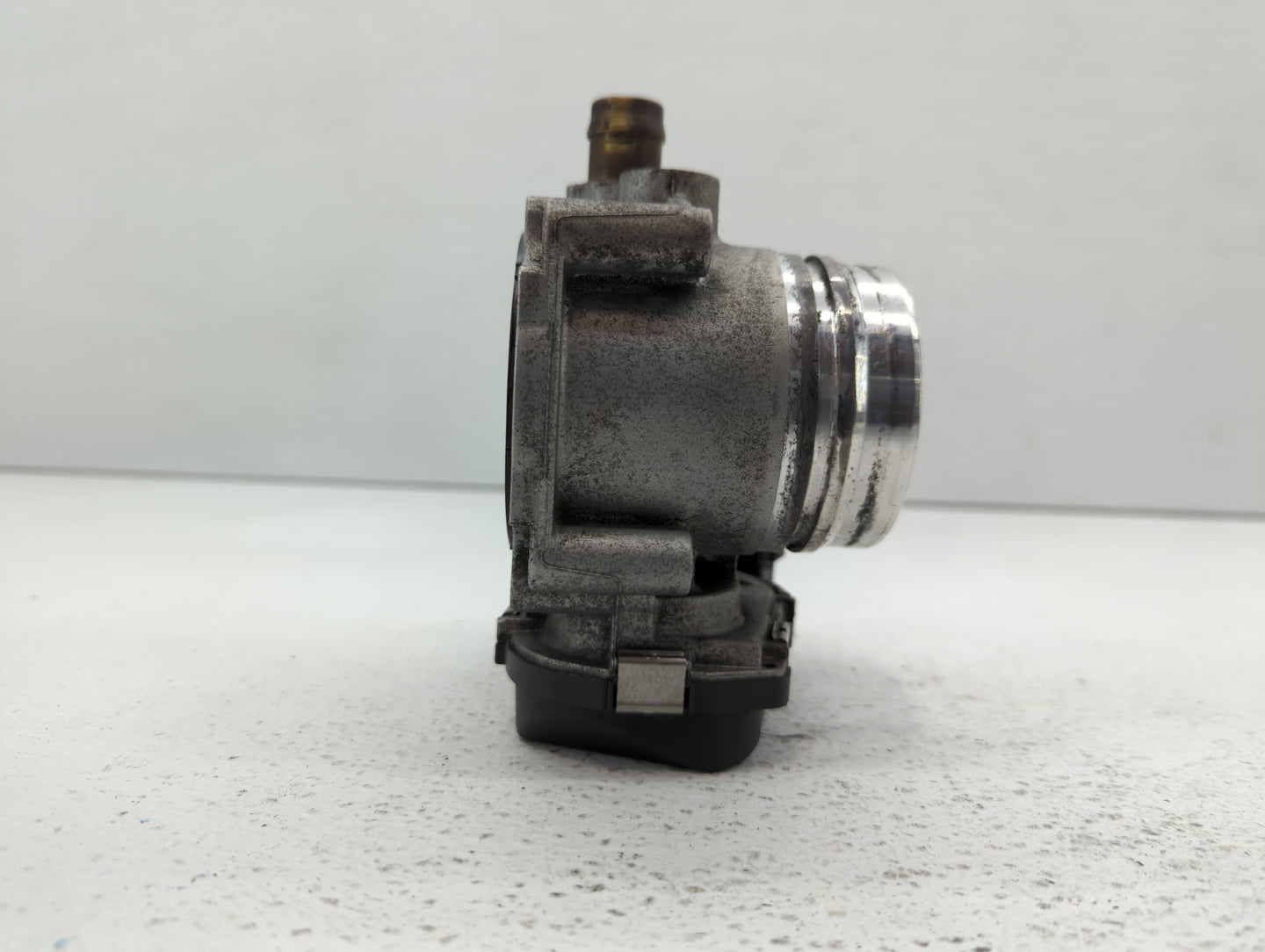 2012-2018 Bmw 320i Throttle Body P/N:1354 7588625-04 1354 7588625-03 Fits Fits 2012 2013 2014 2015 2016 2017 2018 OEM Used A