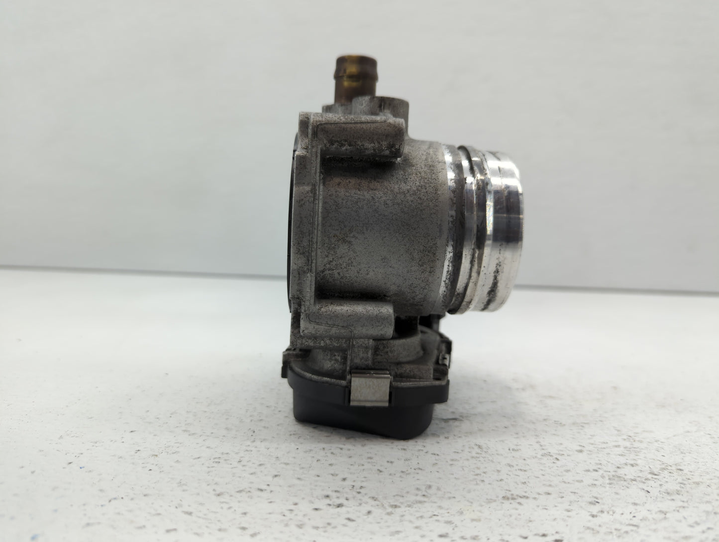 2012-2018 Bmw 320i Throttle Body P/N:1354 7588625-04 1354 7588625-03 Fits Fits 2012 2013 2014 2015 2016 2017 2018 OEM Used A
