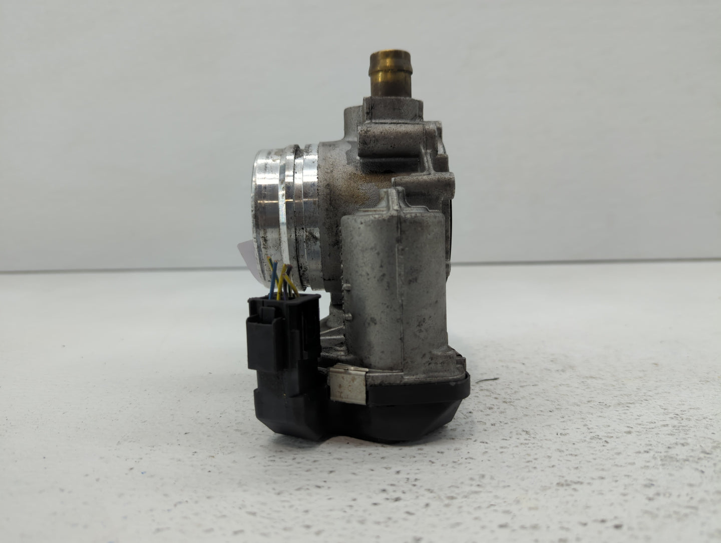 2012-2018 Bmw 320i Throttle Body P/N:1354 7588625-04 1354 7588625-03 Fits Fits 2012 2013 2014 2015 2016 2017 2018 OEM Used A