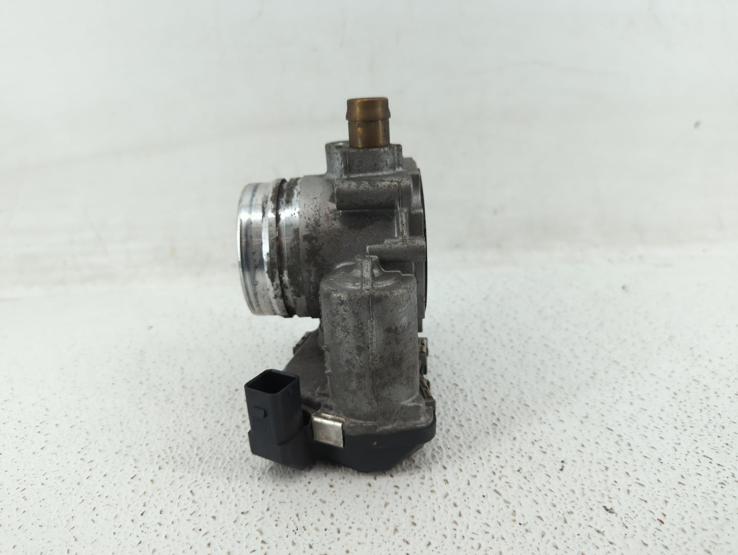 2012-2018 Bmw 320i Throttle Body P/N:1354 7588625-04 1354 7588625-03 Fits Fits 2012 2013 2014 2015 2016 2017 2018 OEM Used A