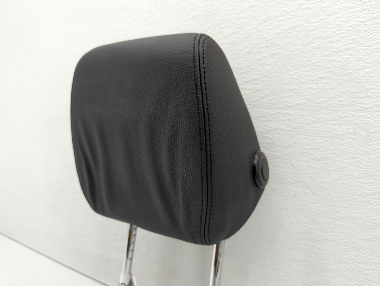 2012-2018 Bmw 320i Headrest Head Rest Front Driver Passenger Seat Black - Oemusedautoparts1.com