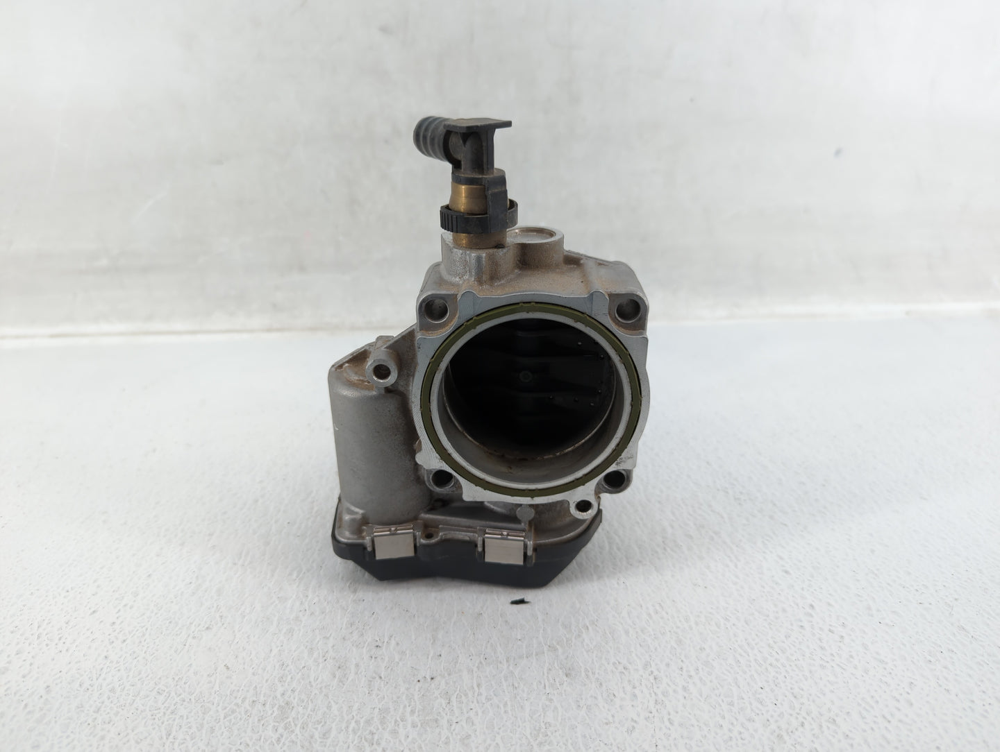 2012-2018 Bmw 320i Throttle Body P/N:1354 7588625-04 Fits Fits 2012 2013 2014 2015 2016 2017 2018 OEM Used Auto Parts - Oemu