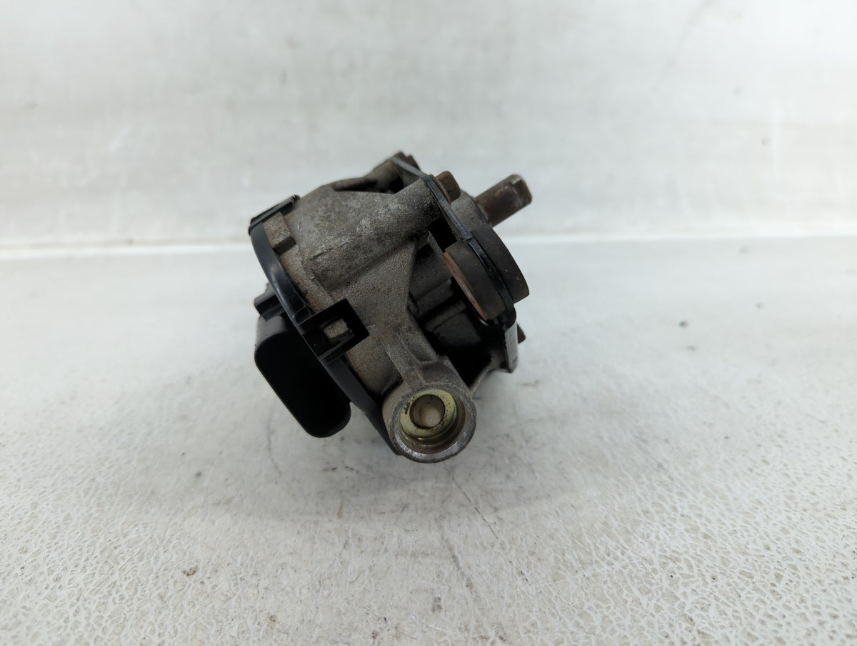 2015 Bmw 320i Front Windshield Wiper Motor Fits OEM Used Auto Parts - Oemusedautoparts1.com