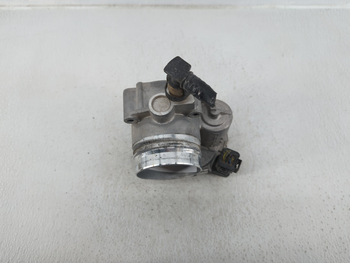 2012-2018 Bmw 320i Throttle Body P/N:1354 7588625 Fits Fits 2012 2013 2014 2015 2016 2017 2018 OEM Used Auto Parts - Oemused