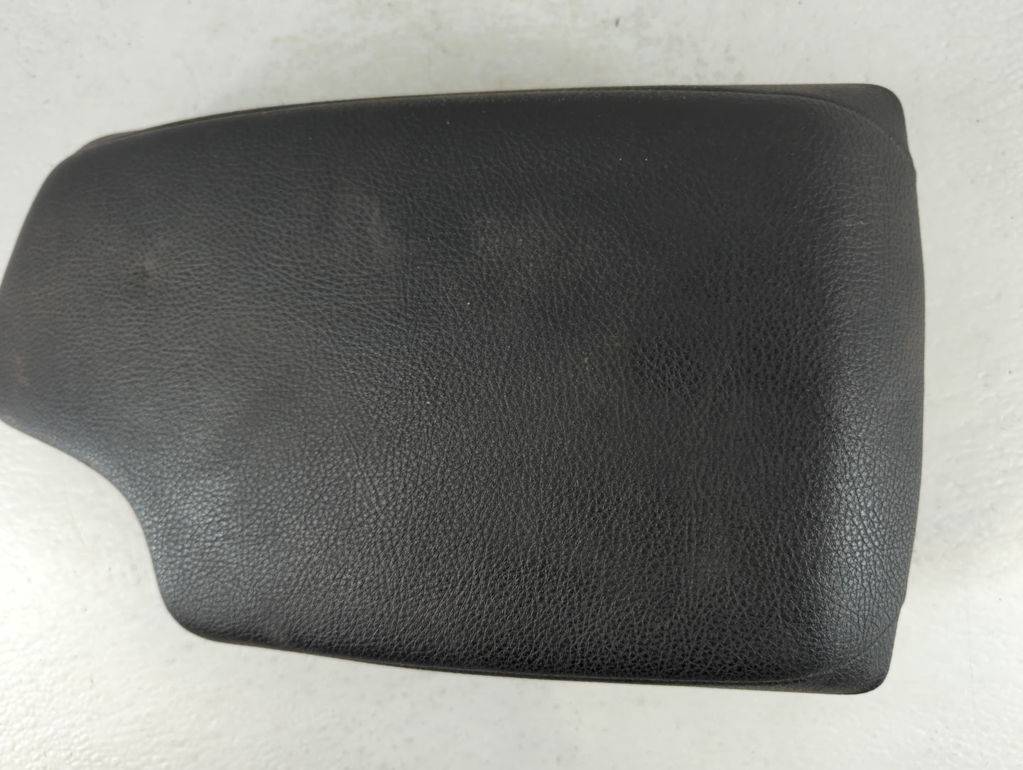 2015 Bmw 320i Center Console Armrest Cover Lid Fits OEM Used Auto Parts - Oemusedautoparts1.com