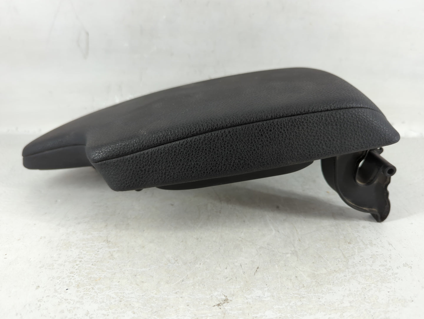 2015 Bmw 320i Center Console Armrest Cover Lid Fits OEM Used Auto Parts - Oemusedautoparts1.com
