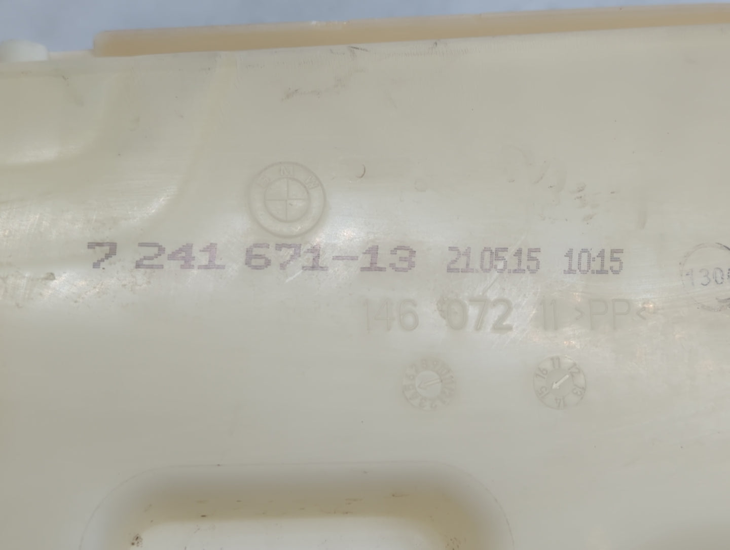 2015 Bmw 320i Windshield Washer Fluid Reservoir Bottle Oem - Oemusedautoparts1.com