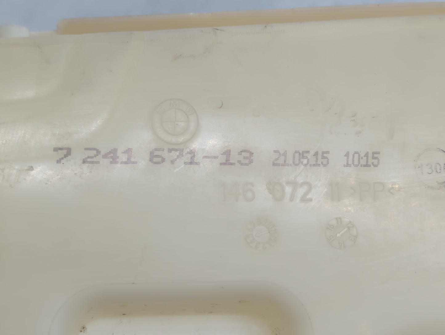 2015 Bmw 320i Windshield Washer Fluid Reservoir Bottle Oem - Oemusedautoparts1.com