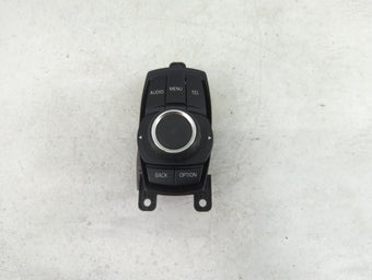 compare product 2015 Bmw 328 Radio AM FM Cd Player Receiver Replacement P/N:ZE9317695 033623201 Fits OEM Used Auto Parts