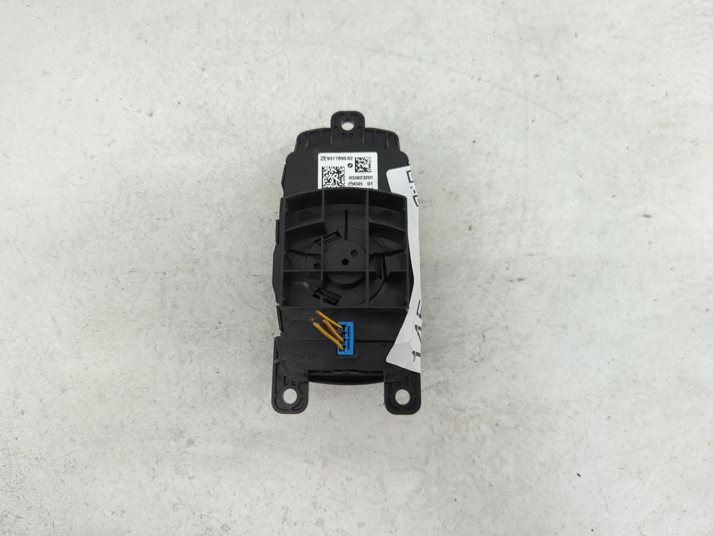 2015 Bmw 328 Radio AM FM Cd Player Receiver Replacement P/N:ZE9317695 033623201 Fits OEM Used Auto Parts - Oemusedautoparts1
