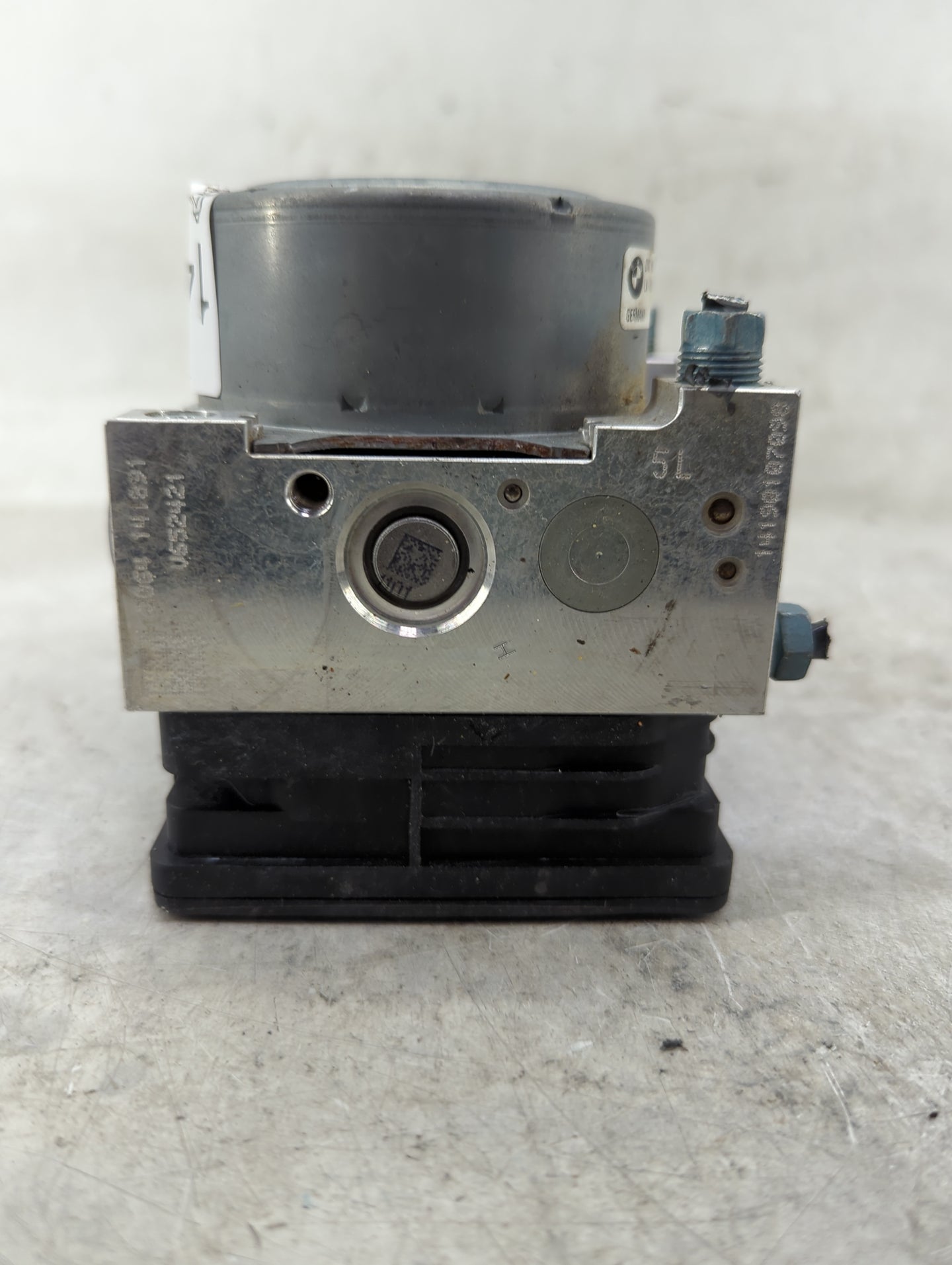 2014-2016 Bmw 328 ABS Pump Control Module Replacement P/N:3451-6868637-01 10.0220-0450.4 Fits OEM Used Auto Parts - Oemuseda